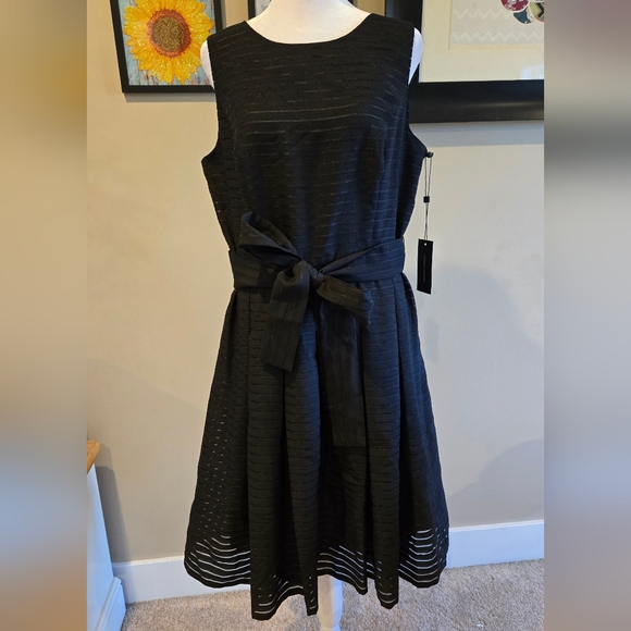 Tommy Hilfiger Dresses & Skirts - Tommy Black Scoop Neck Sleeveless Fit And Flare Cocktail Dress Tie Waist
